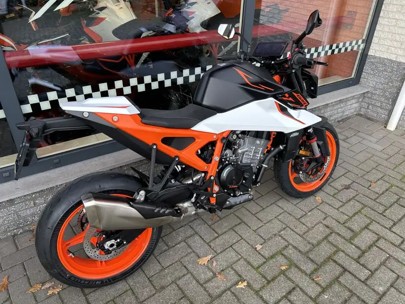 KTM 990 Duke R - foto 3