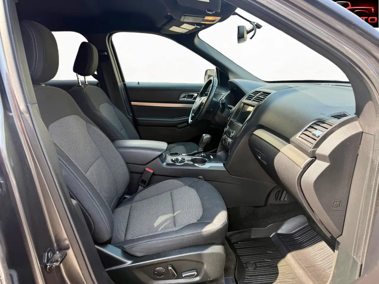 Ford Explorer photo Ford Explorer