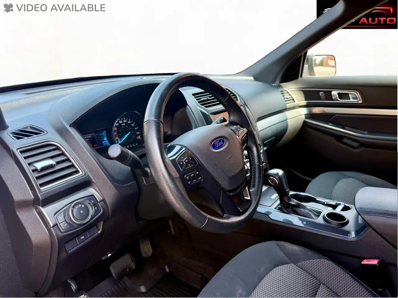 Ford Explorer photo Ford Explorer