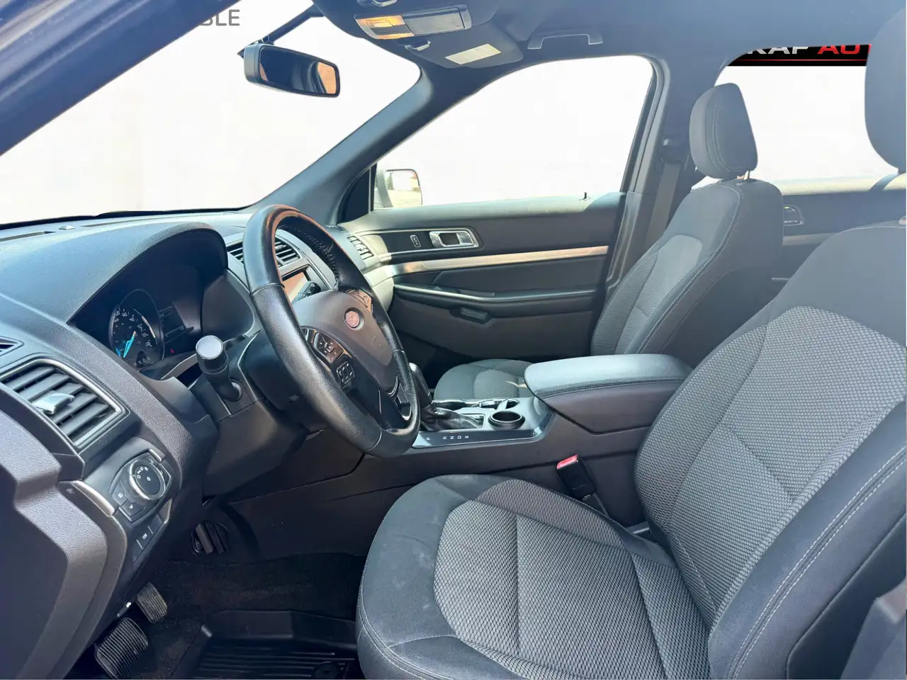 Ford Explorer photo Ford Explorer
