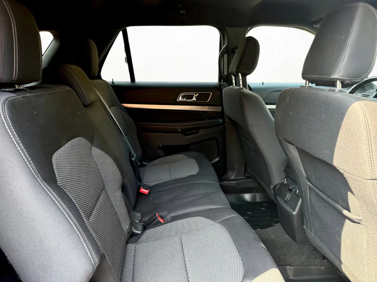 Ford Explorer photo Ford Explorer