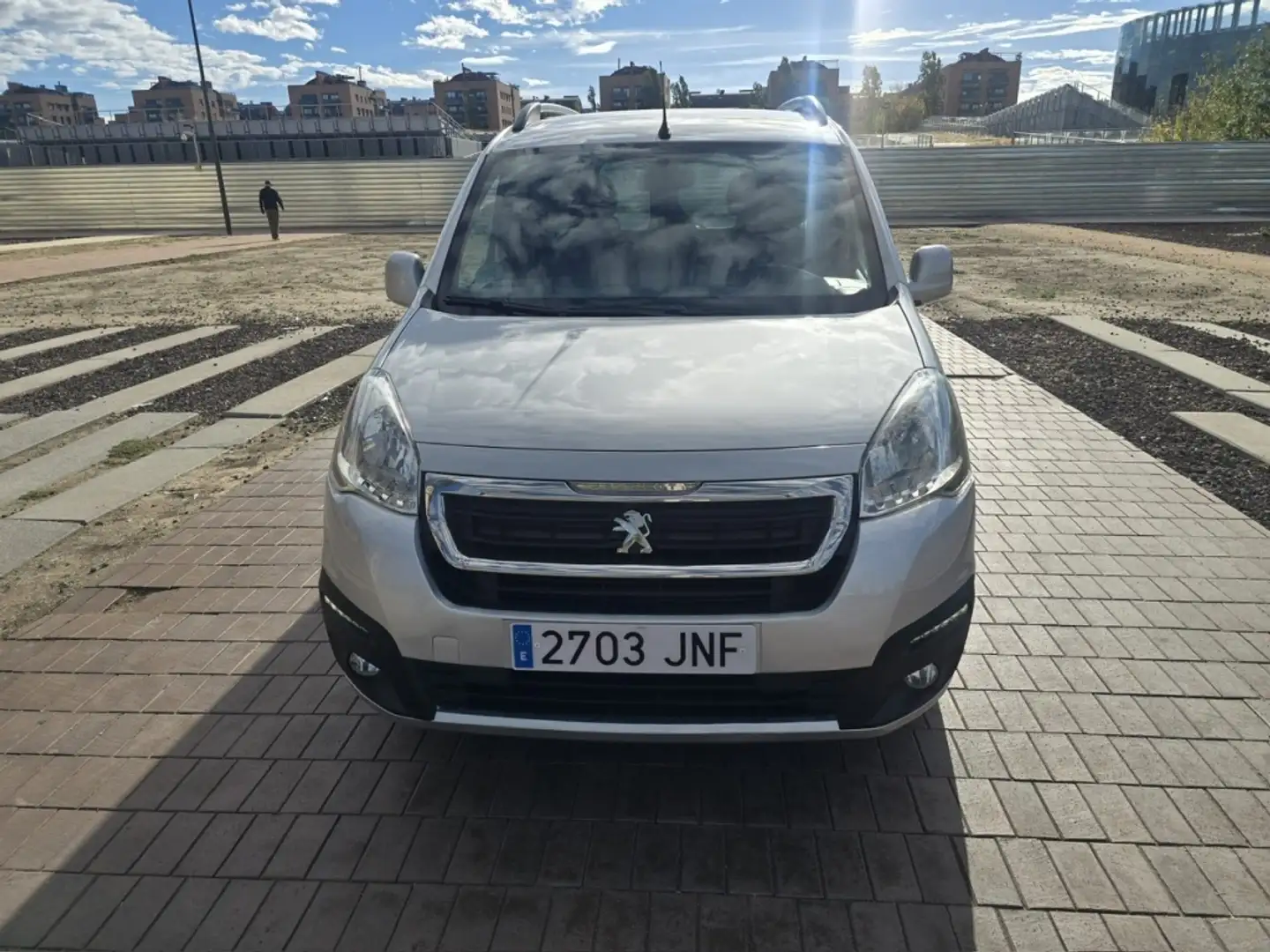 Peugeot Partner Tepee 1.6BlueHDI Outdoor 100 Gris - 2