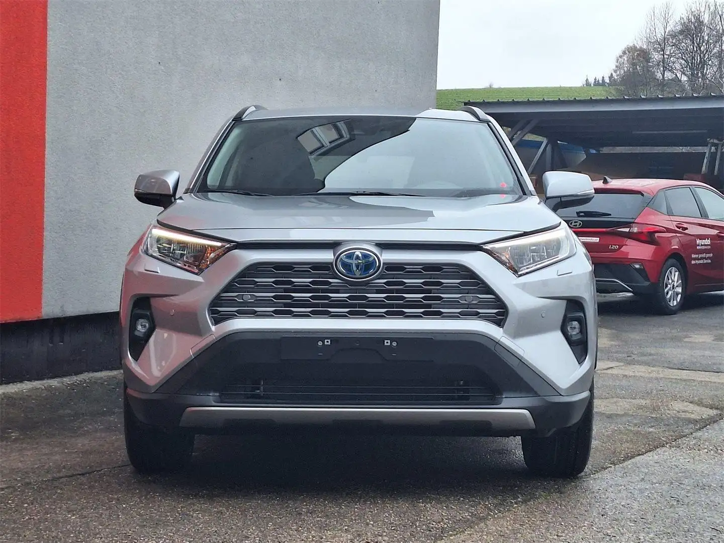 Toyota RAV 4 2,5 l Hyb 4x2 Active Drive 218 PS 2WD Silber - 2