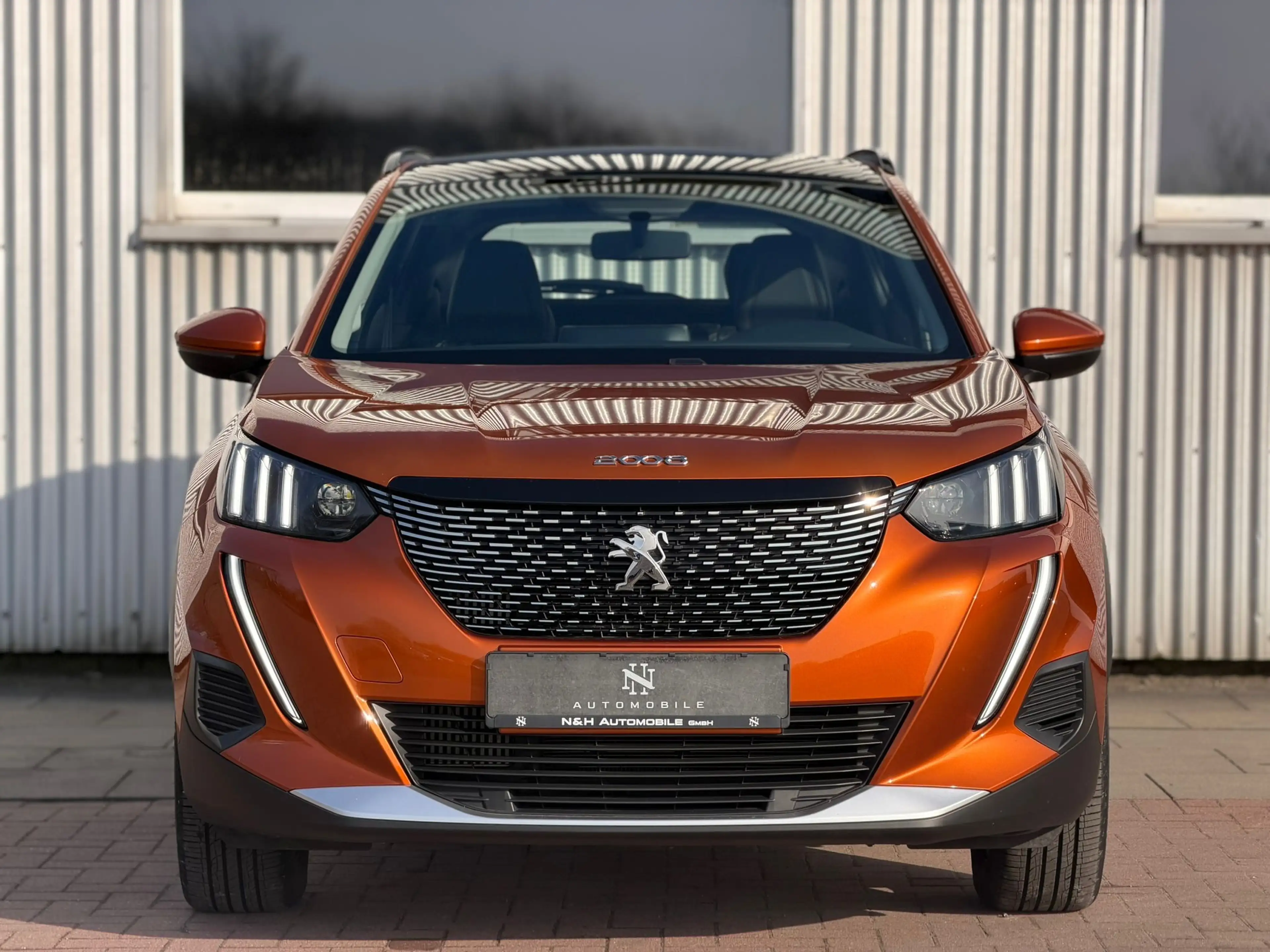 Peugeot 2008 HYBRID136 e-DSC6 Allure GT Pano*Leder*360 — photo 2