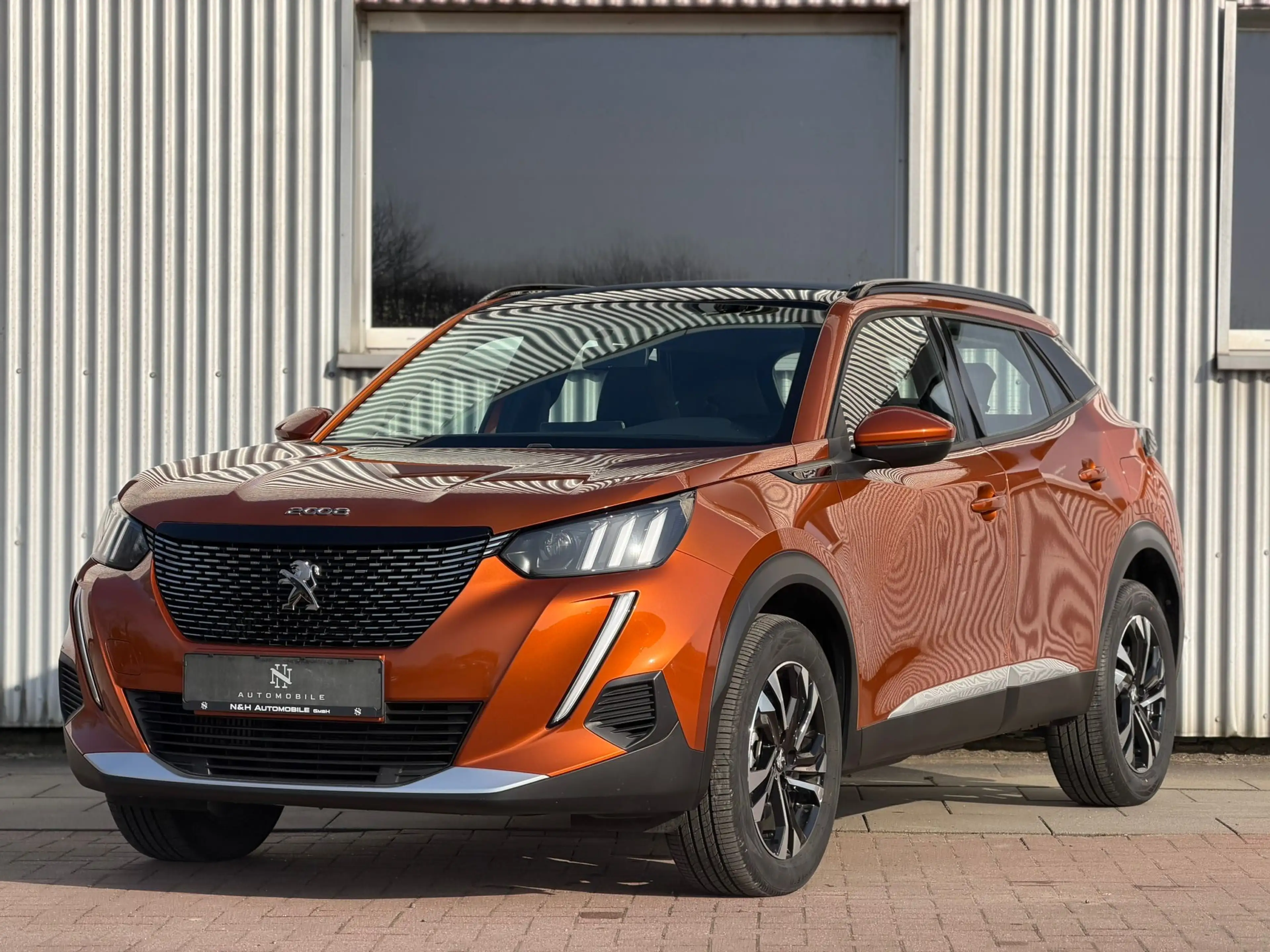 Peugeot 2008 HYBRID136 e-DSC6 Allure GT Pano*Leder*360 — photo 4