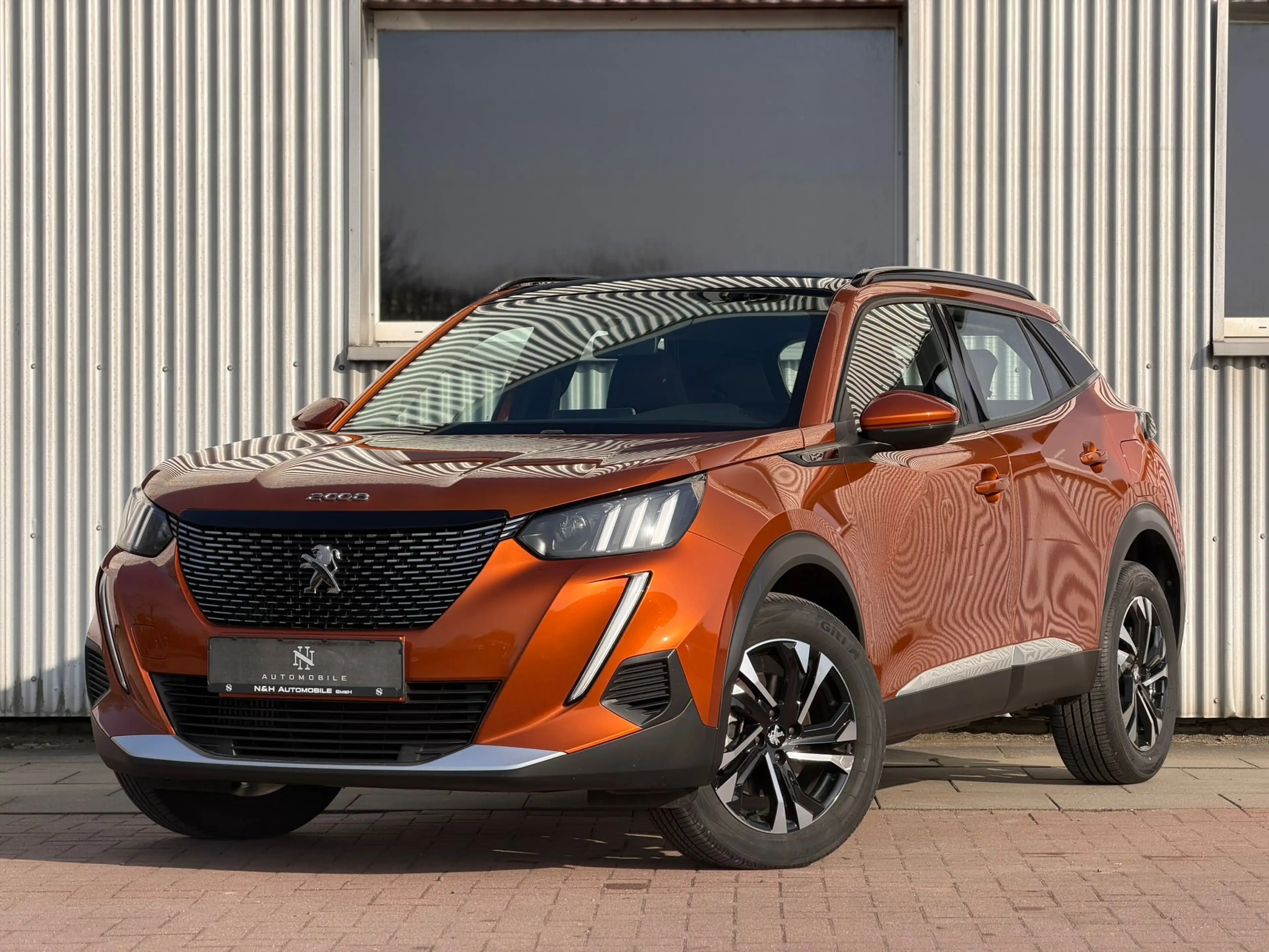 Peugeot 2008 HYBRID136 e-DSC6 Allure GT Pano*Leder*360 — photo 3