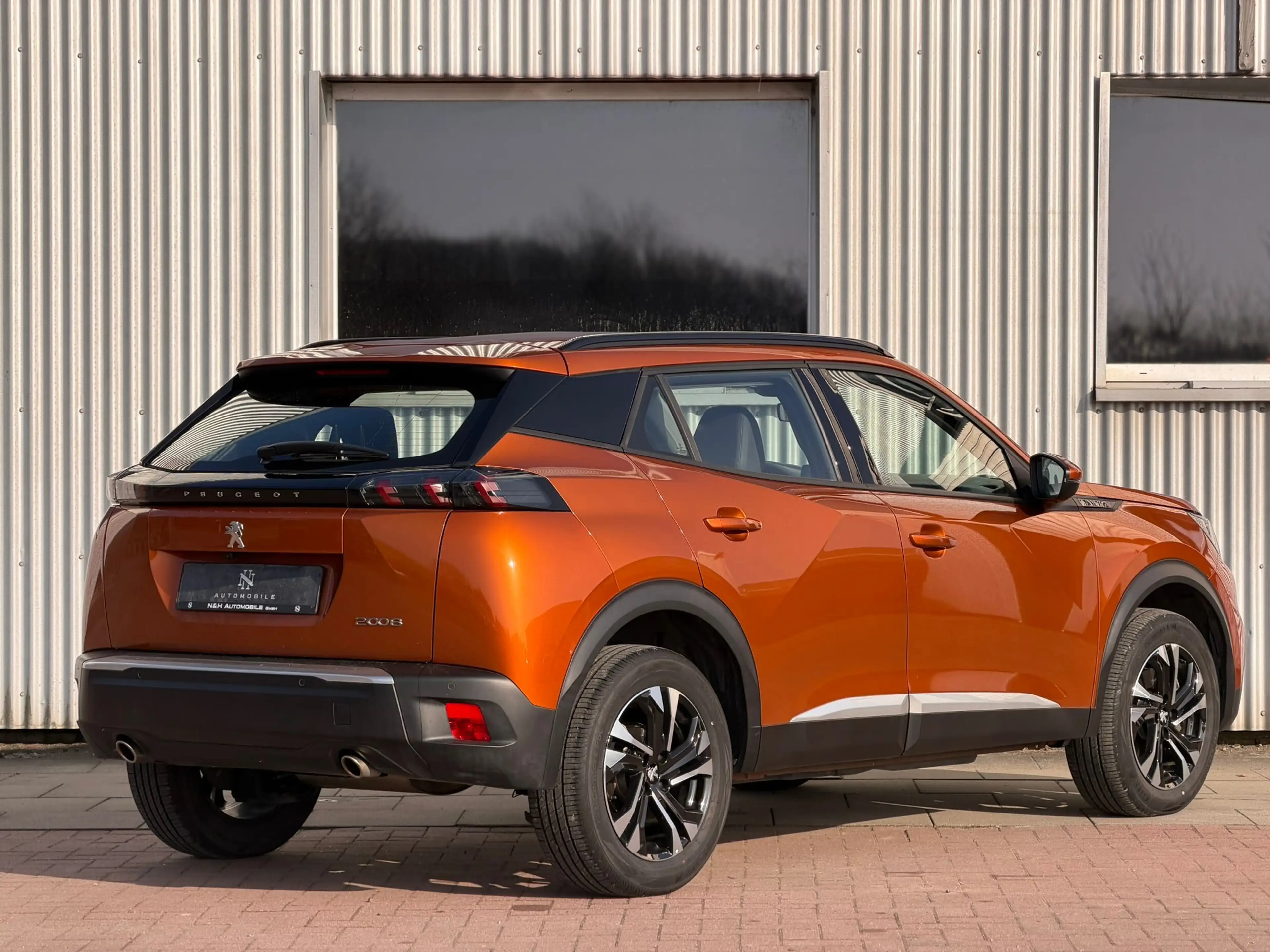 Peugeot 2008 HYBRID136 e-DSC6 Allure GT Pano*Leder*360 — photo 8