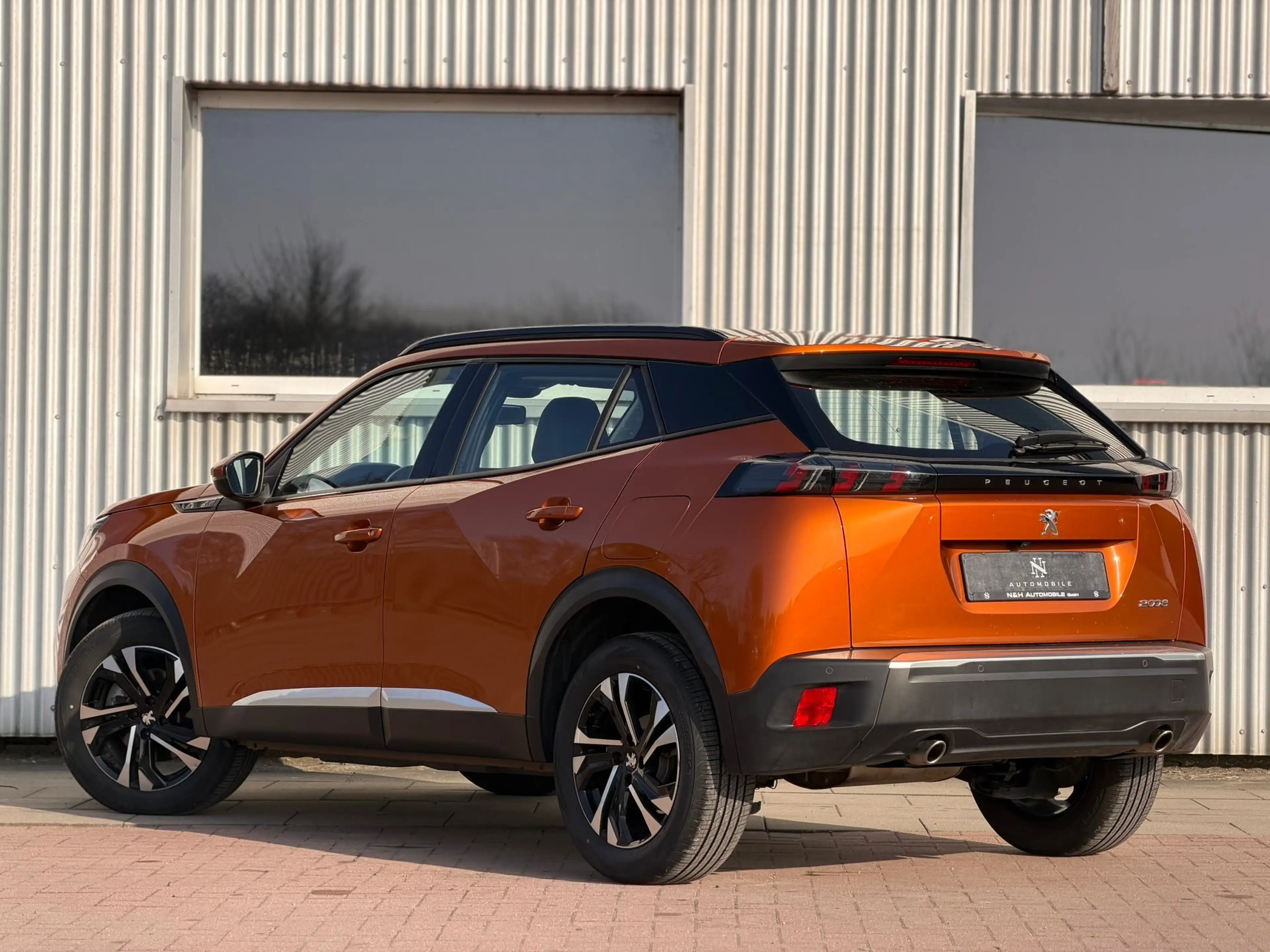 Peugeot 2008 HYBRID136 e-DSC6 Allure GT Pano*Leder*360 — photo 10