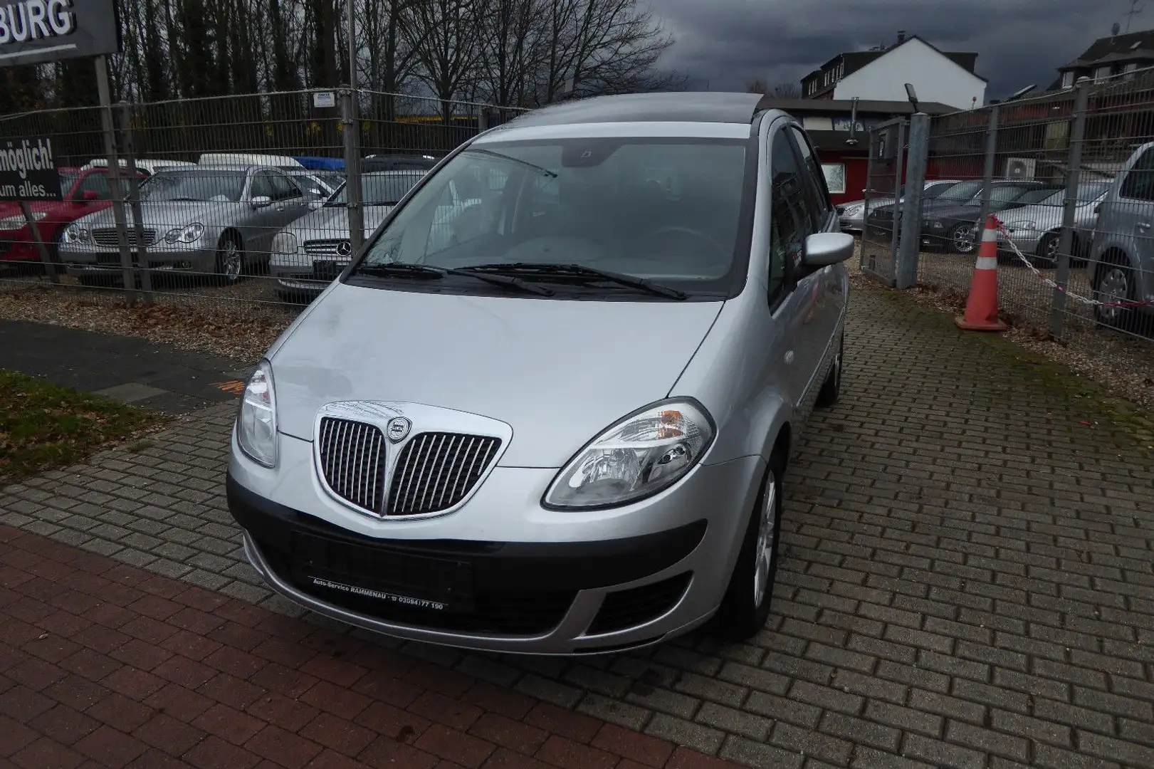 Lancia MUSA Platino /Automatik/2Z. Klimaauto./Teilleder Silber - 1