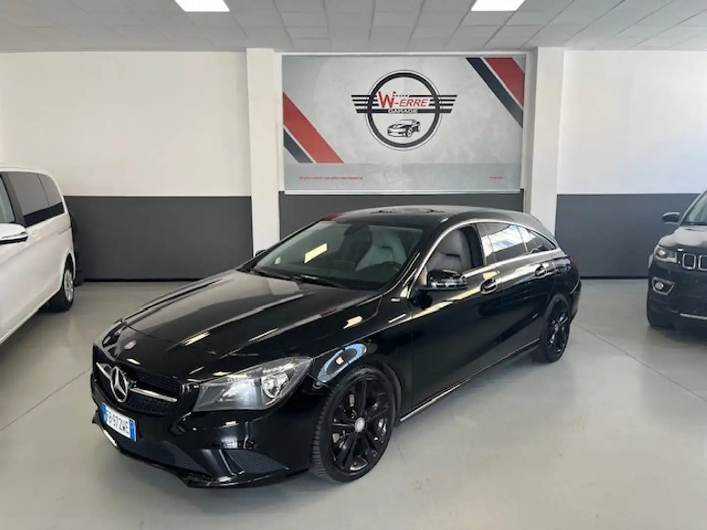 Mercedes-Benz CLA 200 CLA Shooting Brake d Premium Dark Night auto Nero - 1