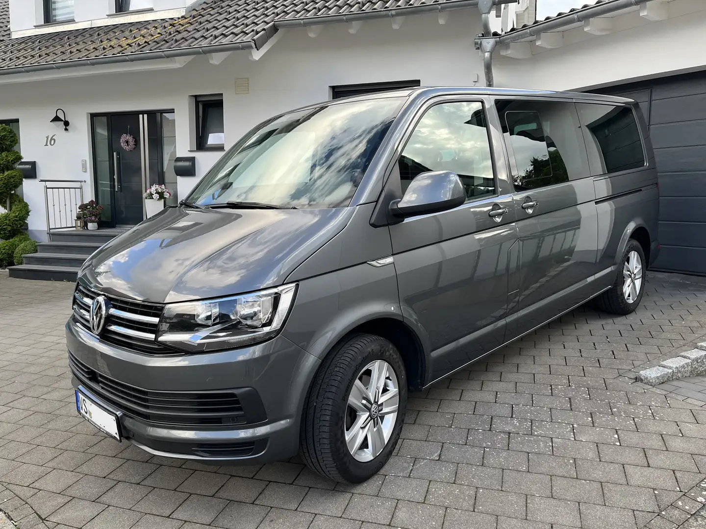 Volkswagen T6 Caravelle Caravelle Lang zwei Schiebetüren Grau - 1