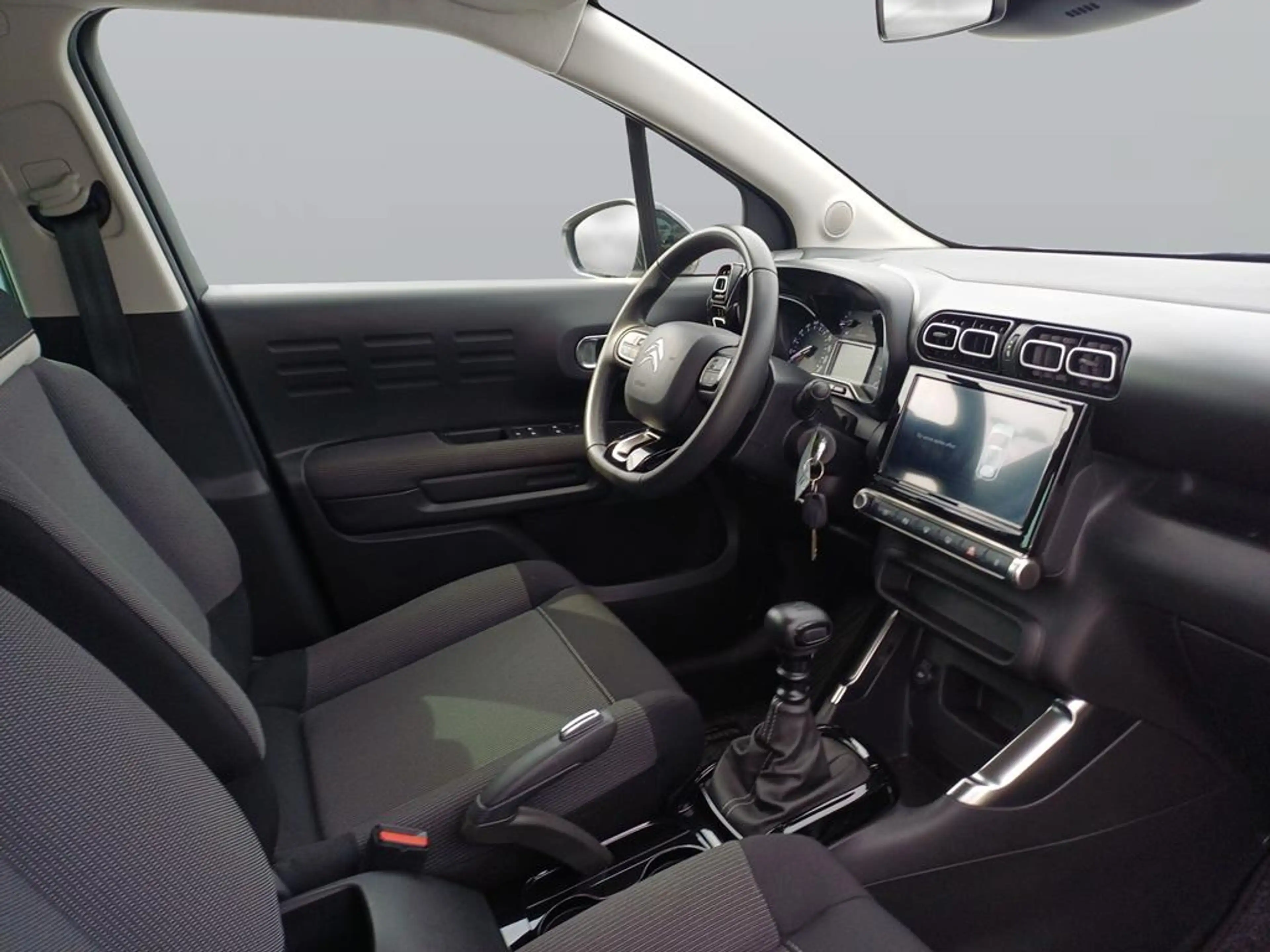 Citroen C3 Aircross PureTech 110 S&S Shine — photo 11