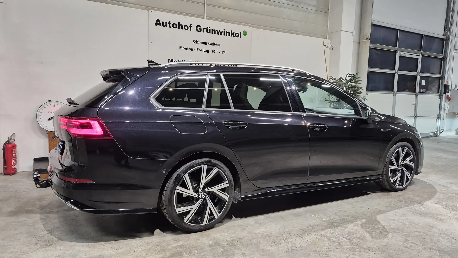 Volkswagen Golf Variant 2.0 Tdi - R-Line - PANO + HeadUP + ACC +IQ-Light Schwarz - 2