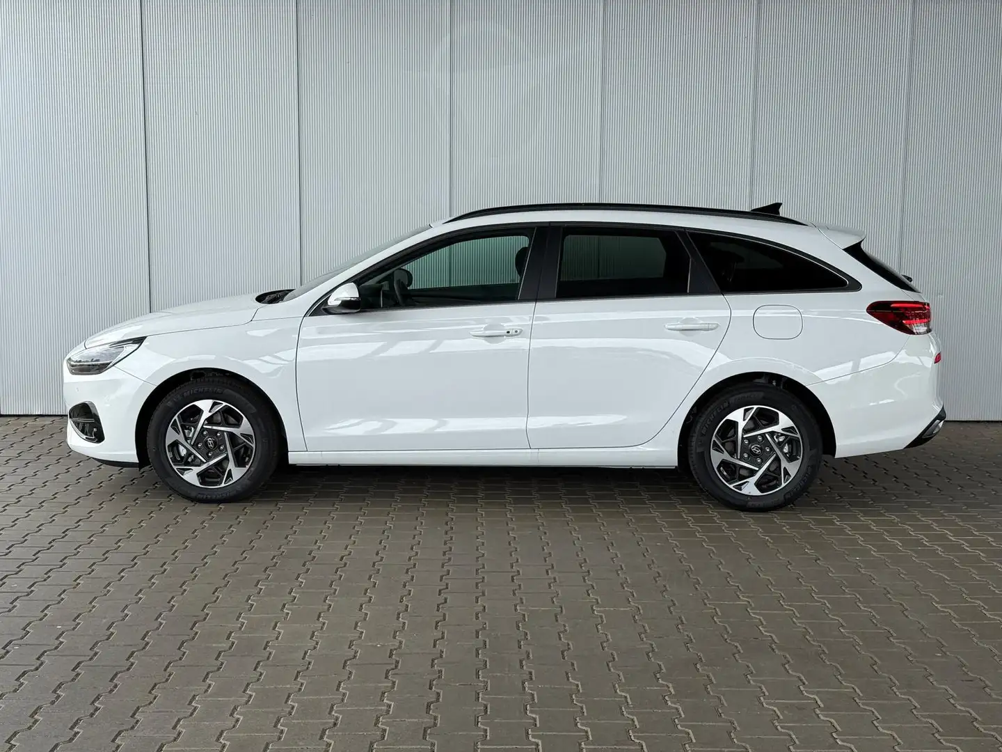 Hyundai i30 Kombi Style 1.5 T-GDI mHEV 6MT / Navi LED Sitz ... Weiß - 2