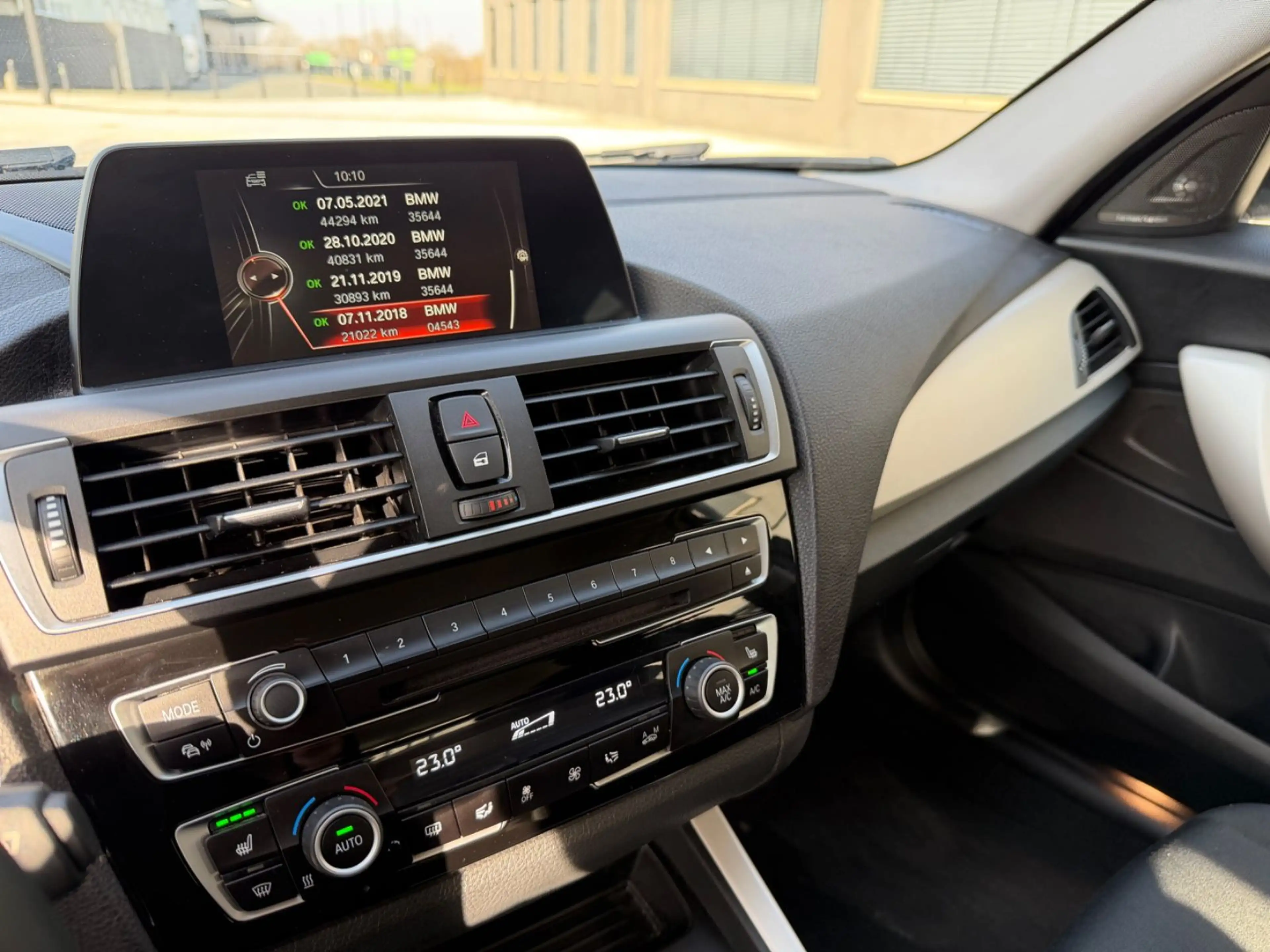 BMW 118 d Harman-Kardon Automatik SHZ NAVI M-Lenkrad — photo 13