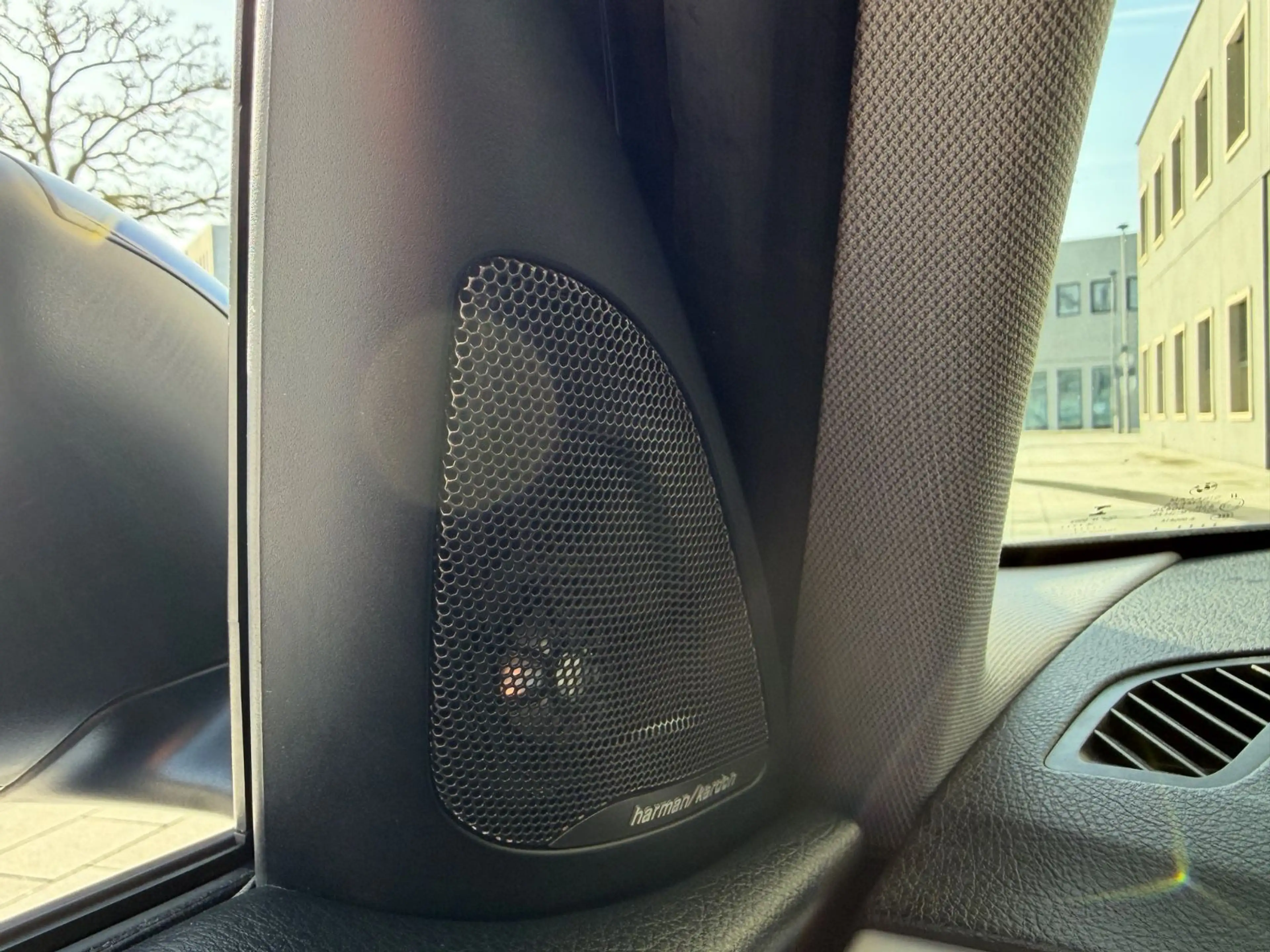 BMW 118 d Harman-Kardon Automatik SHZ NAVI M-Lenkrad — photo 12