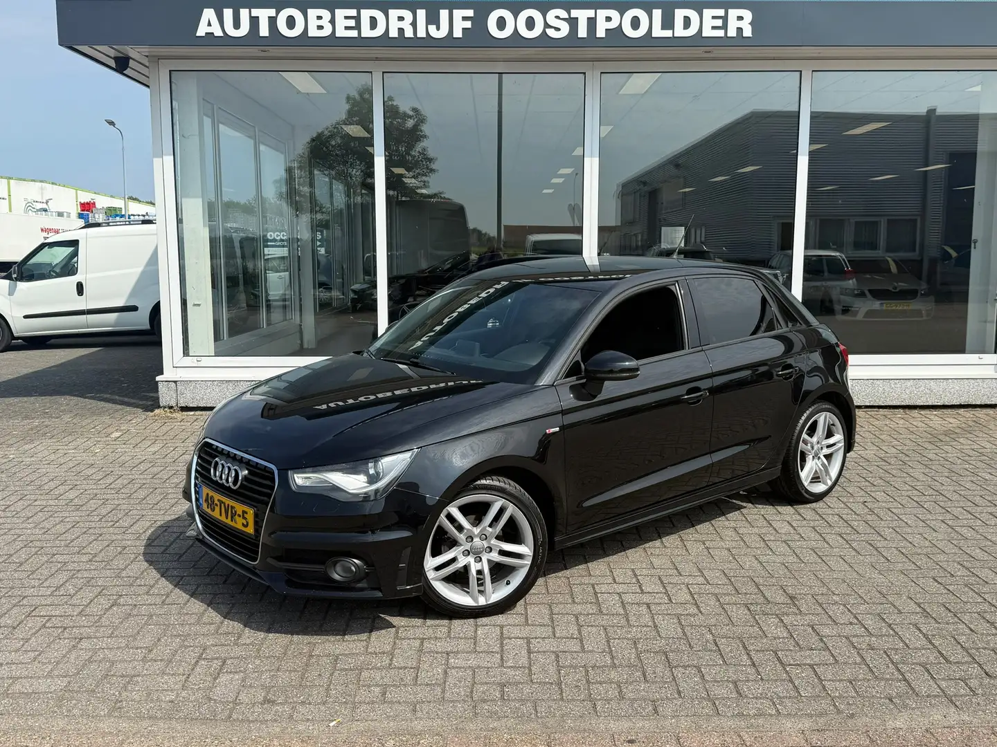 Audi A1 Sportback 1.2 TFSI Pro Line S Zwart - 1
