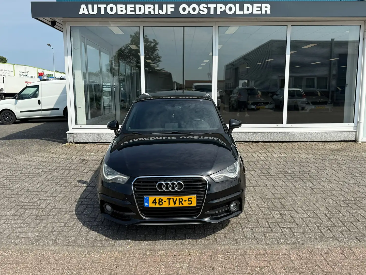 Audi A1 Sportback 1.2 TFSI Pro Line S Zwart - 2