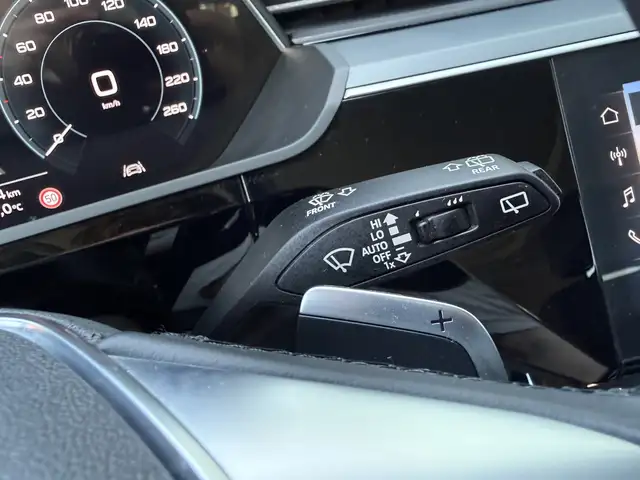 Audi Q8 E-Tron view 25