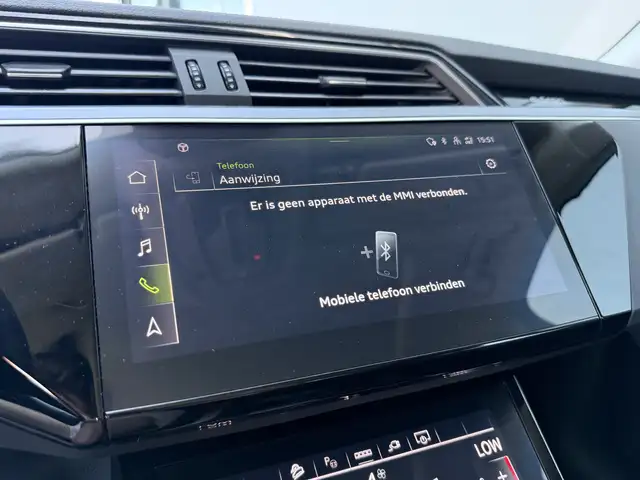 Audi Q8 E-Tron view 28
