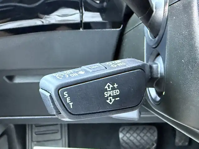 Audi Q8 E-Tron view 21