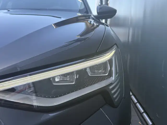 Audi Q8 E-Tron view 12