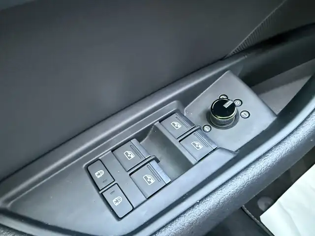 Audi Q8 E-Tron view 17