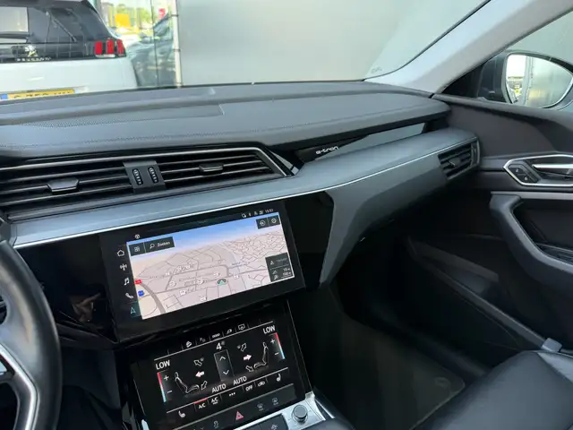 Audi Q8 E-Tron view 26