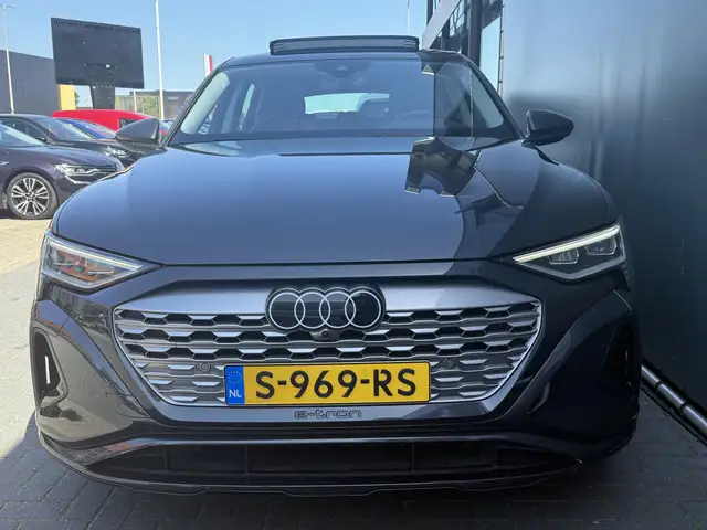 Audi Q8 E-Tron view 11