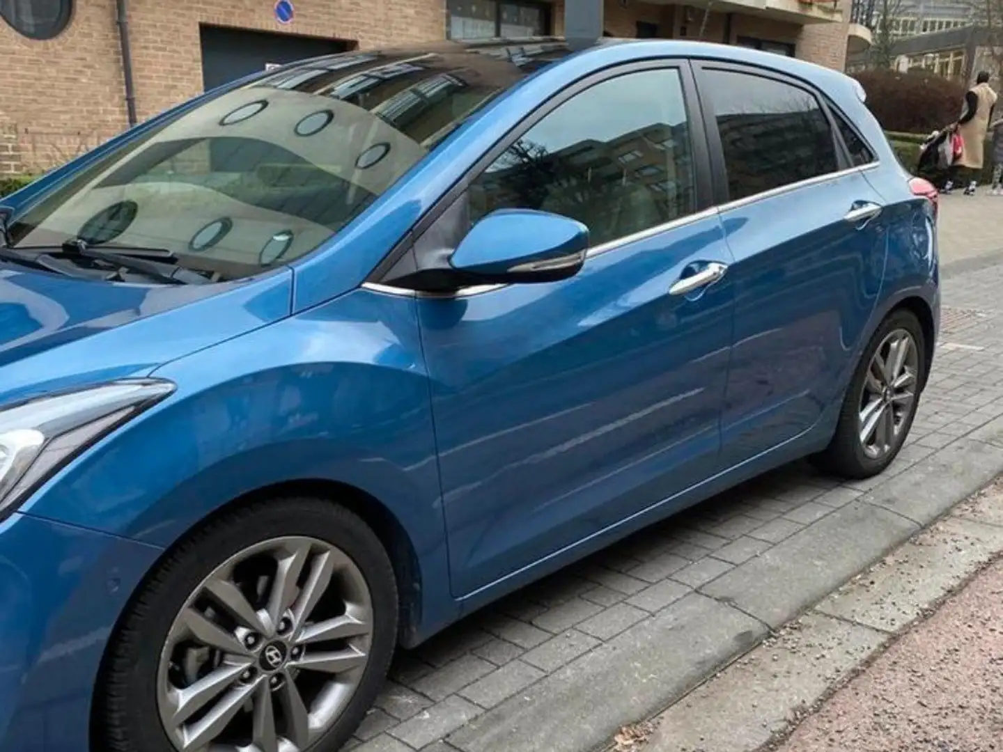 Hyundai i30 1.6 GDi Pop DCT Bleu - 1