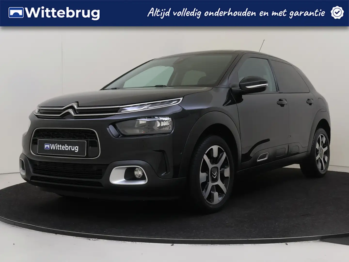 Citroen C4 Cactus 1.2 PureTech Shine Plus | Panoramadak | Keyless en Zwart - 1