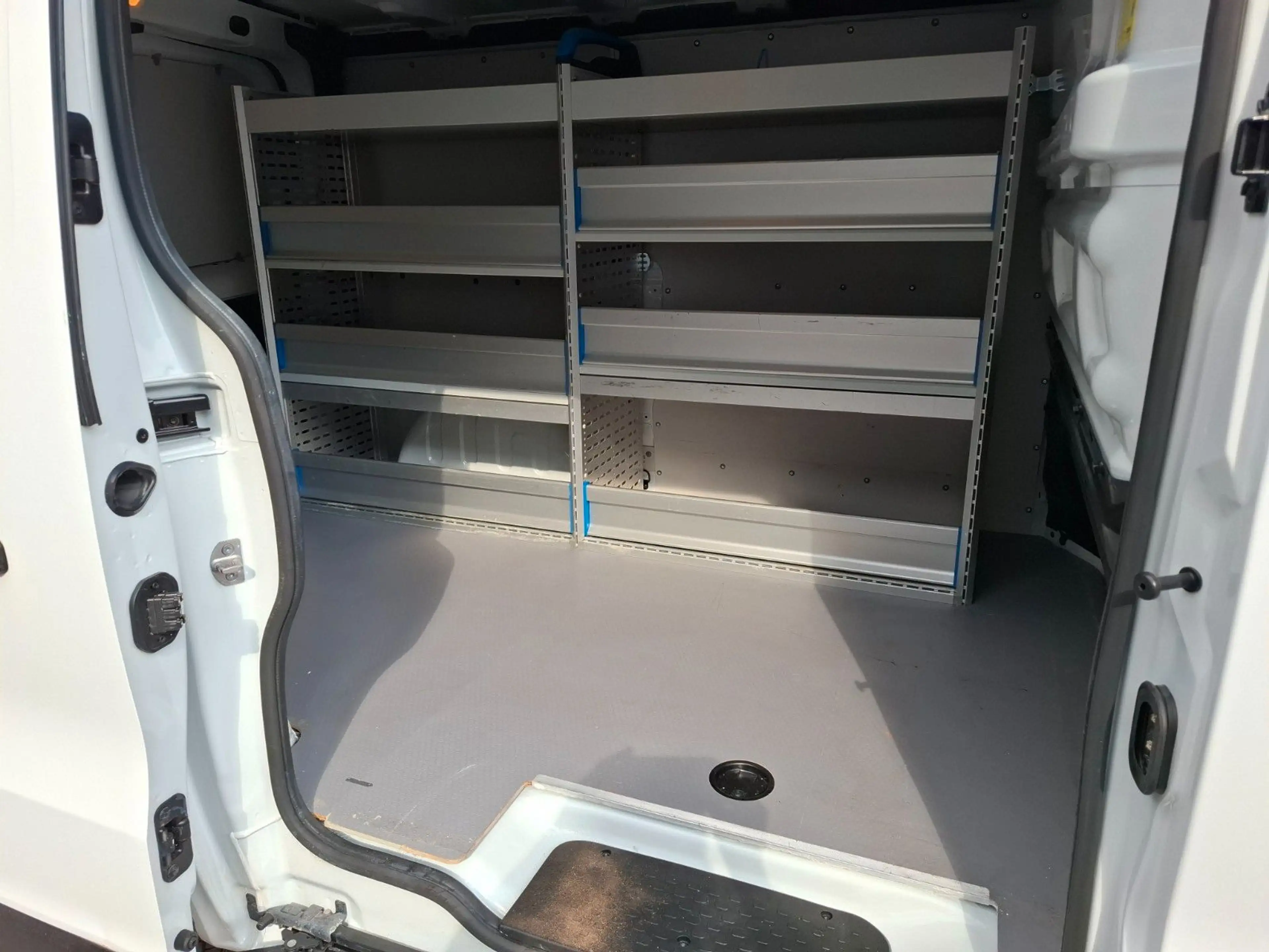 Opel Vivaro 2.9 L1H1 Kasten Klima Navi PDC Sortimo — photo 9