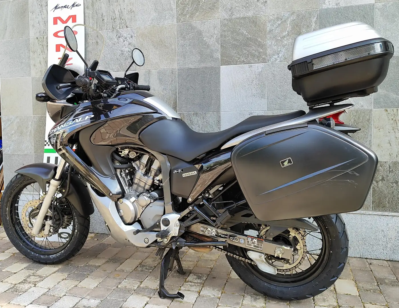 Honda Transalp 700 ABS Negro - 1