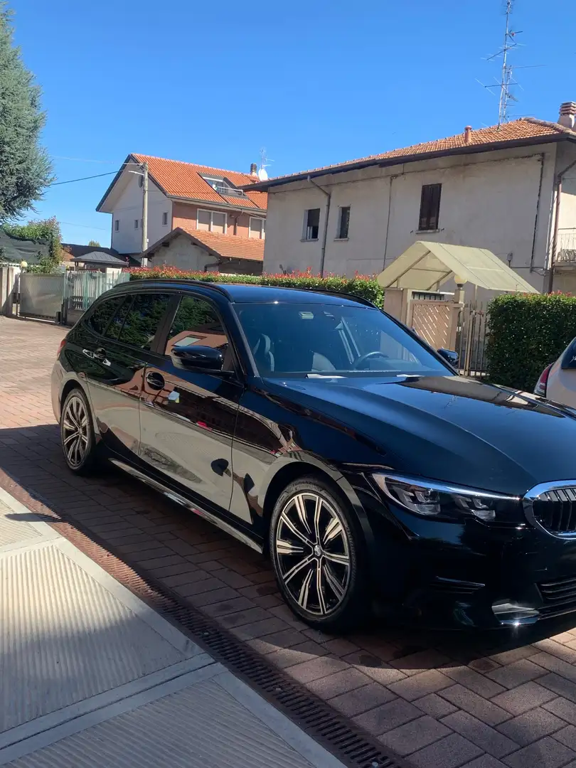 BMW 318 318d Touring Luxury Nero - 2