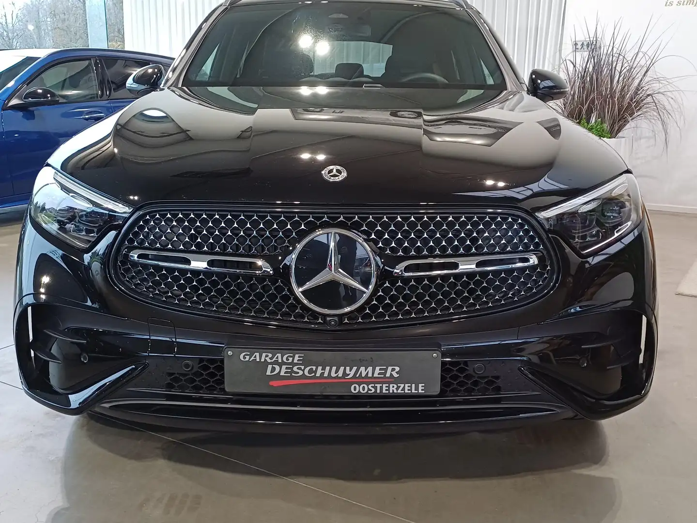 Mercedes-Benz GLC 200 GLC 200 4Matic 9G-TRONIC AMG Line Zwart - 2