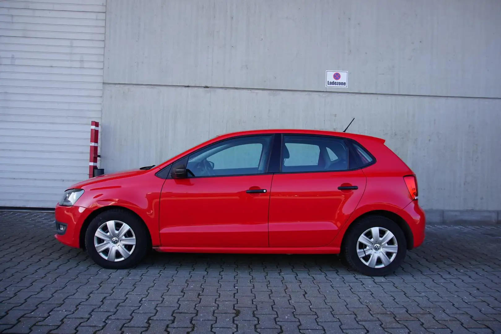 Volkswagen Polo V Trendline AHK Radio Klima ZV/FFB 1.Hand Roşu - 2