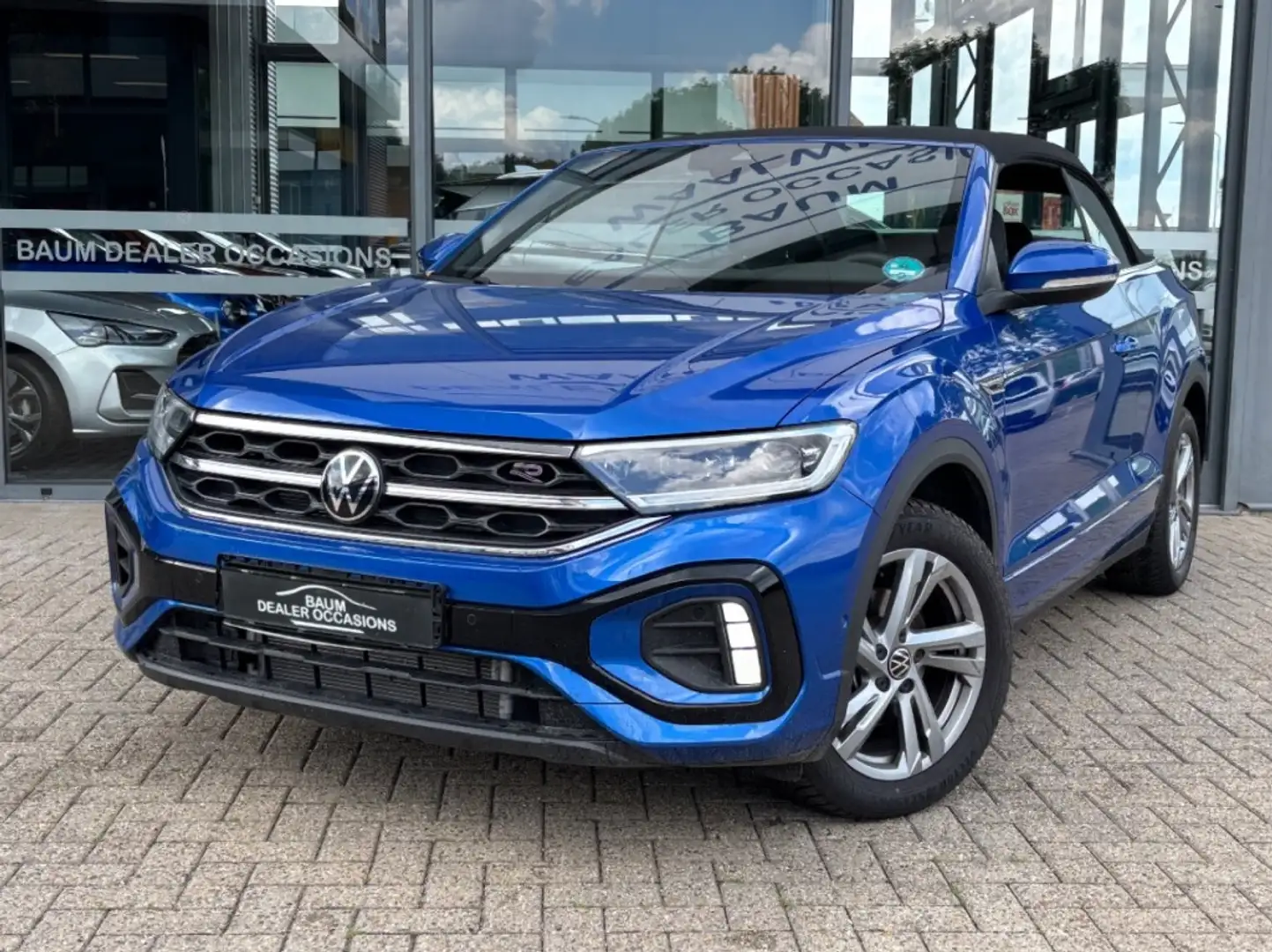 Volkswagen T-Roc 1.5 TSI R-LINE 150PK AUTOMAAT NAVI LMV PDC WINTERP Blauw - 1