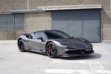 Stradale Assetto Fiorano 4.0 Hybrid DCT 4WD