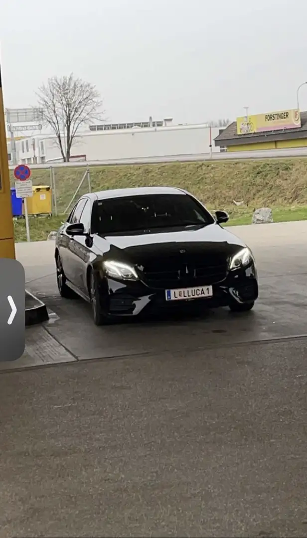 Mercedes-Benz E 350 d Amg line . Schwarz - 1