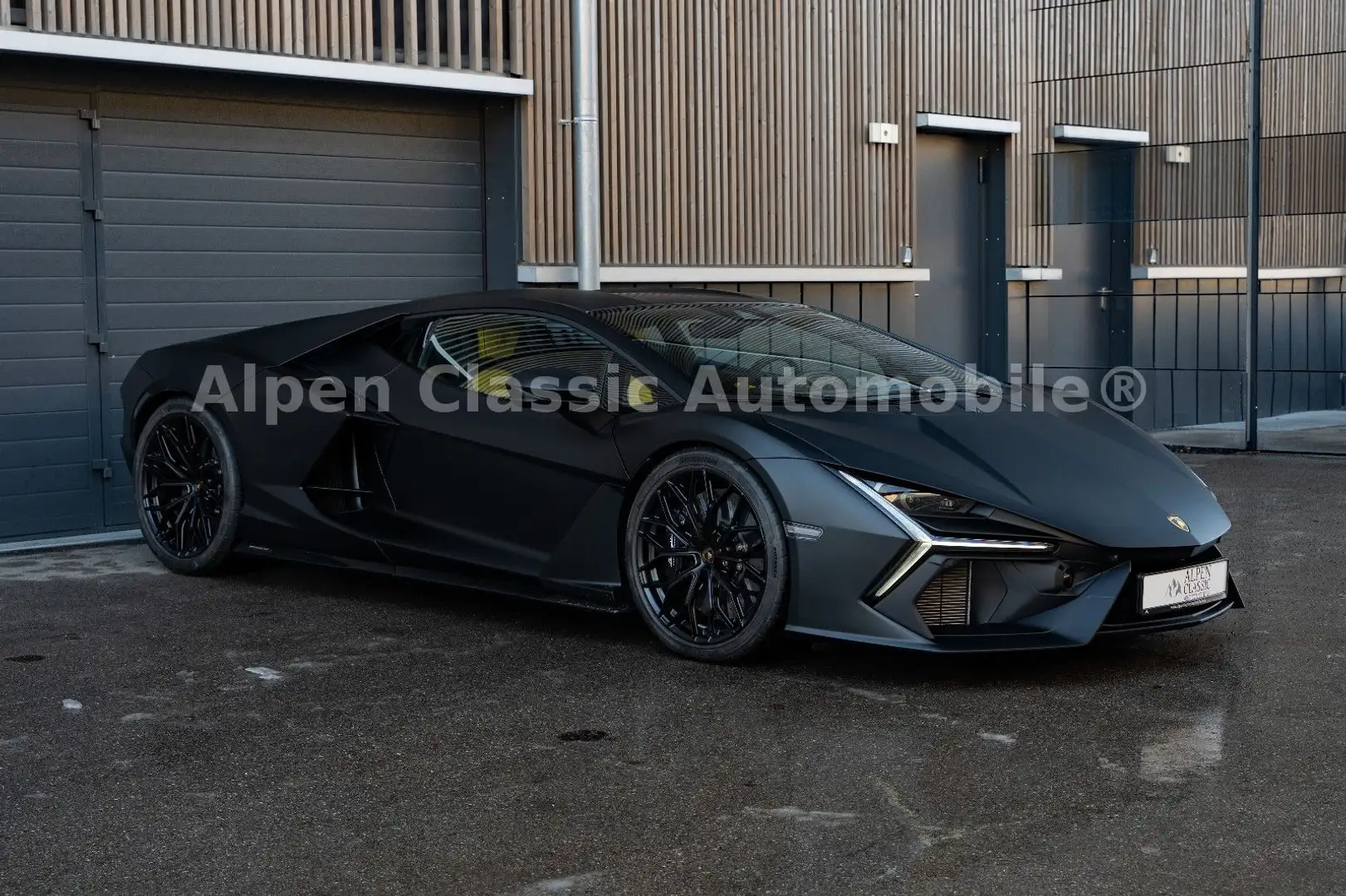 Lamborghini Revuelto 6.5 V12 On Stock Passenger, Style Pack Zwart - 1