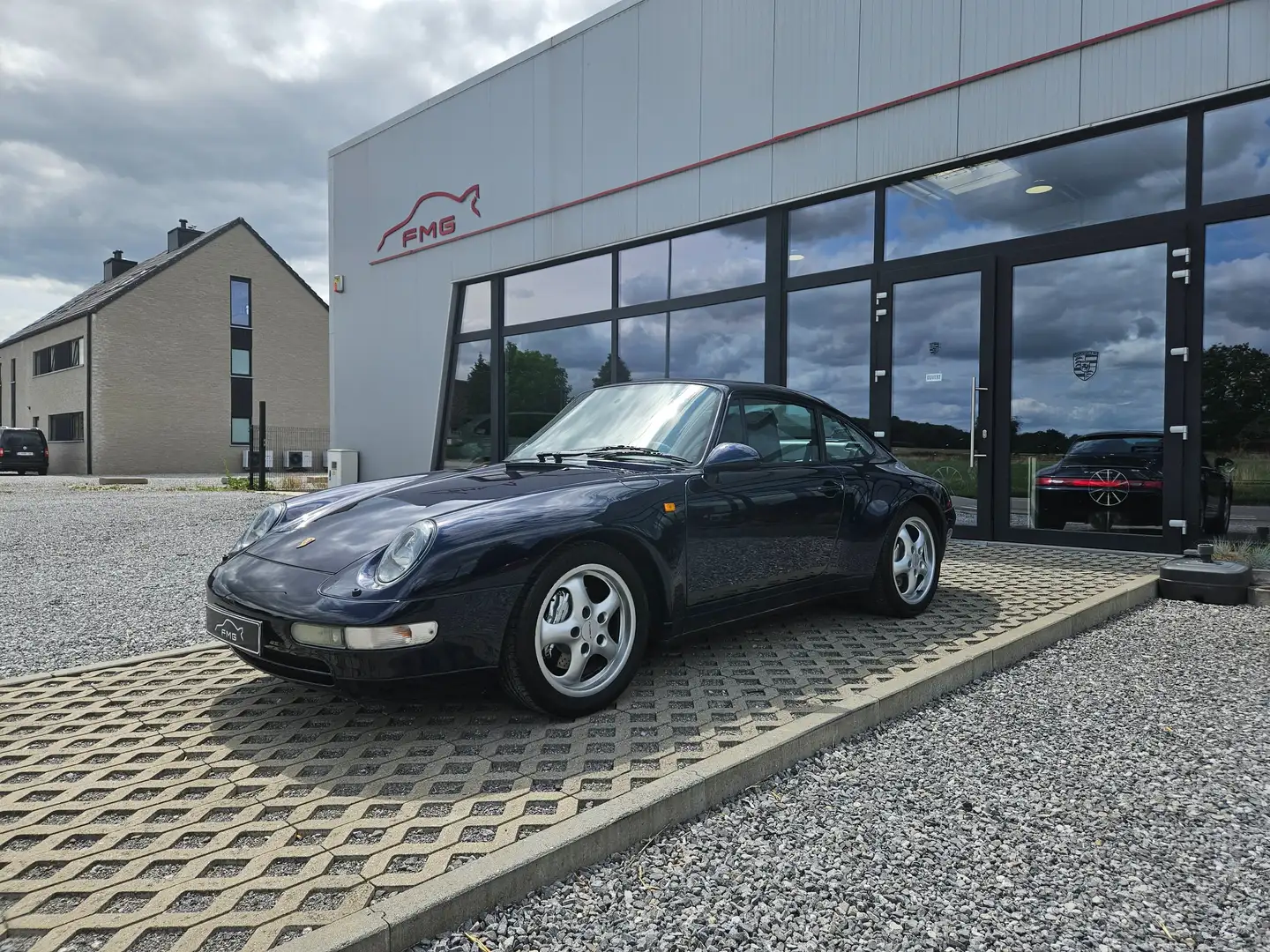 Porsche 993 *** 993 Carrera 4 , Belgian Car , third owner *** Azul - 1