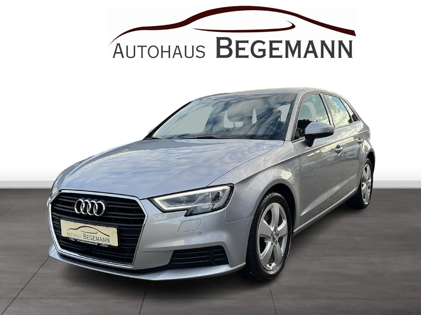 Audi A3 Sportback 35 TDI S Tronic AHK LED ACC Silber - 1