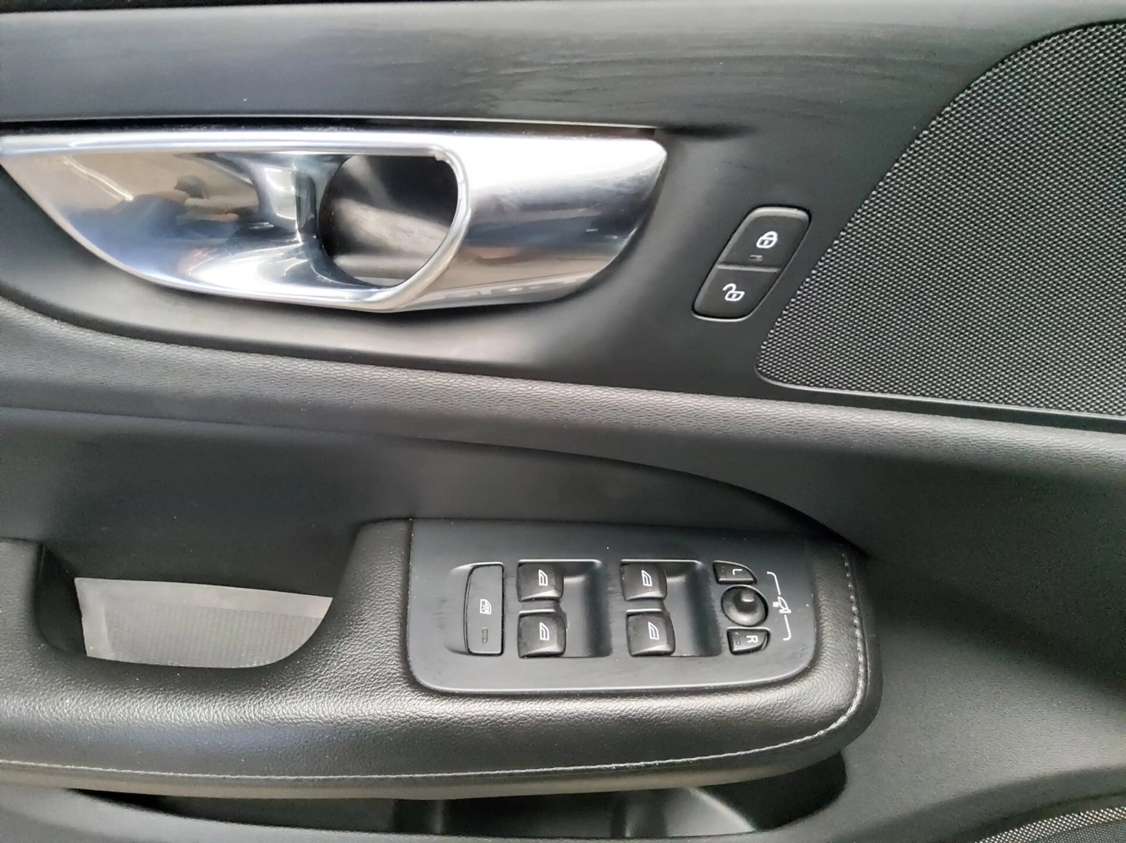 Volvo V60 V60 NAVI KLIMAAUT RADIO TEMPO MFL SHZ VC PDC ACC LED Kamera Memory — photo 10