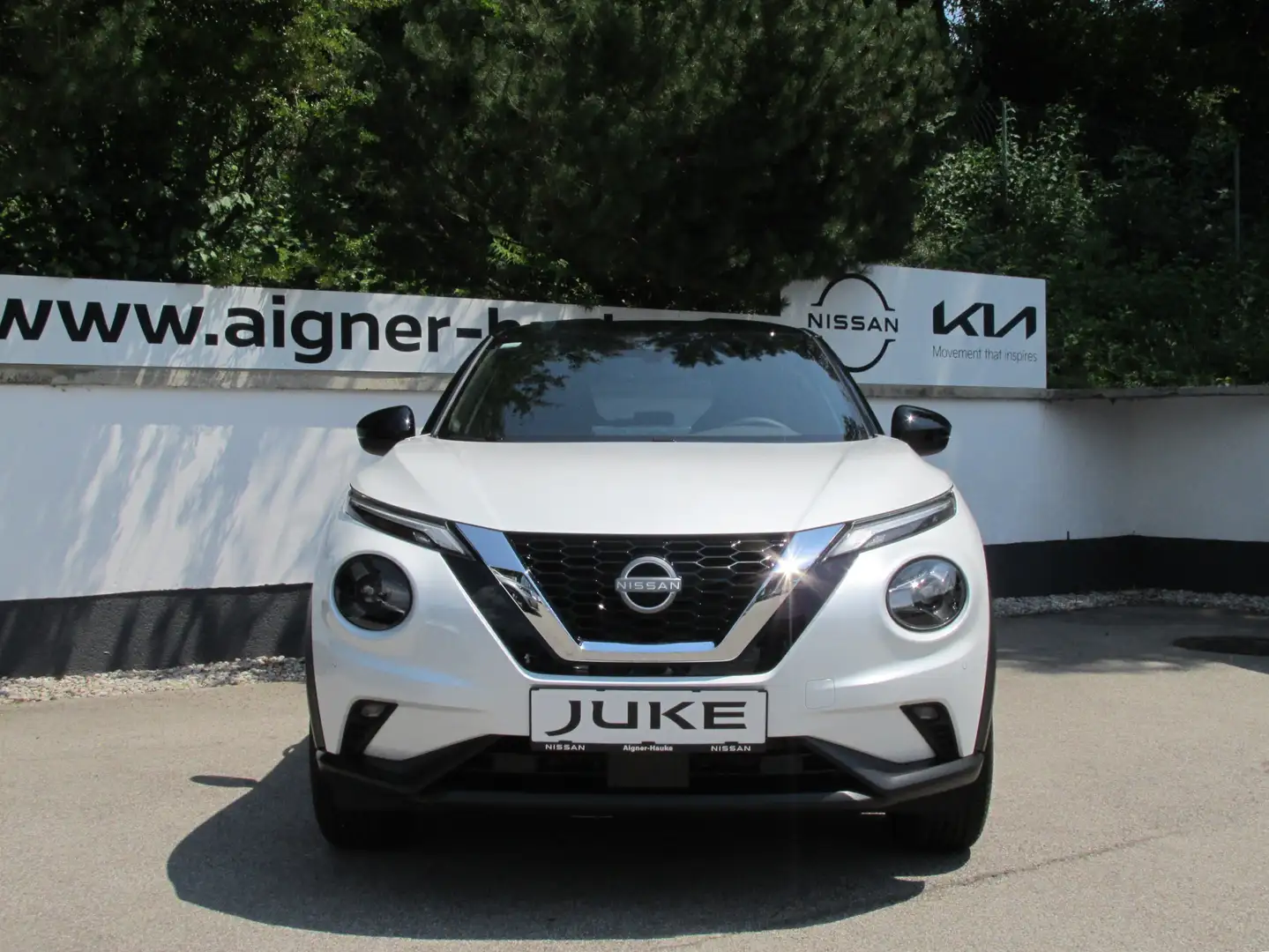 Nissan Juke 1,0 DIG-T N-Connecta DCT Aut. Winteraktion!! Weiß - 2