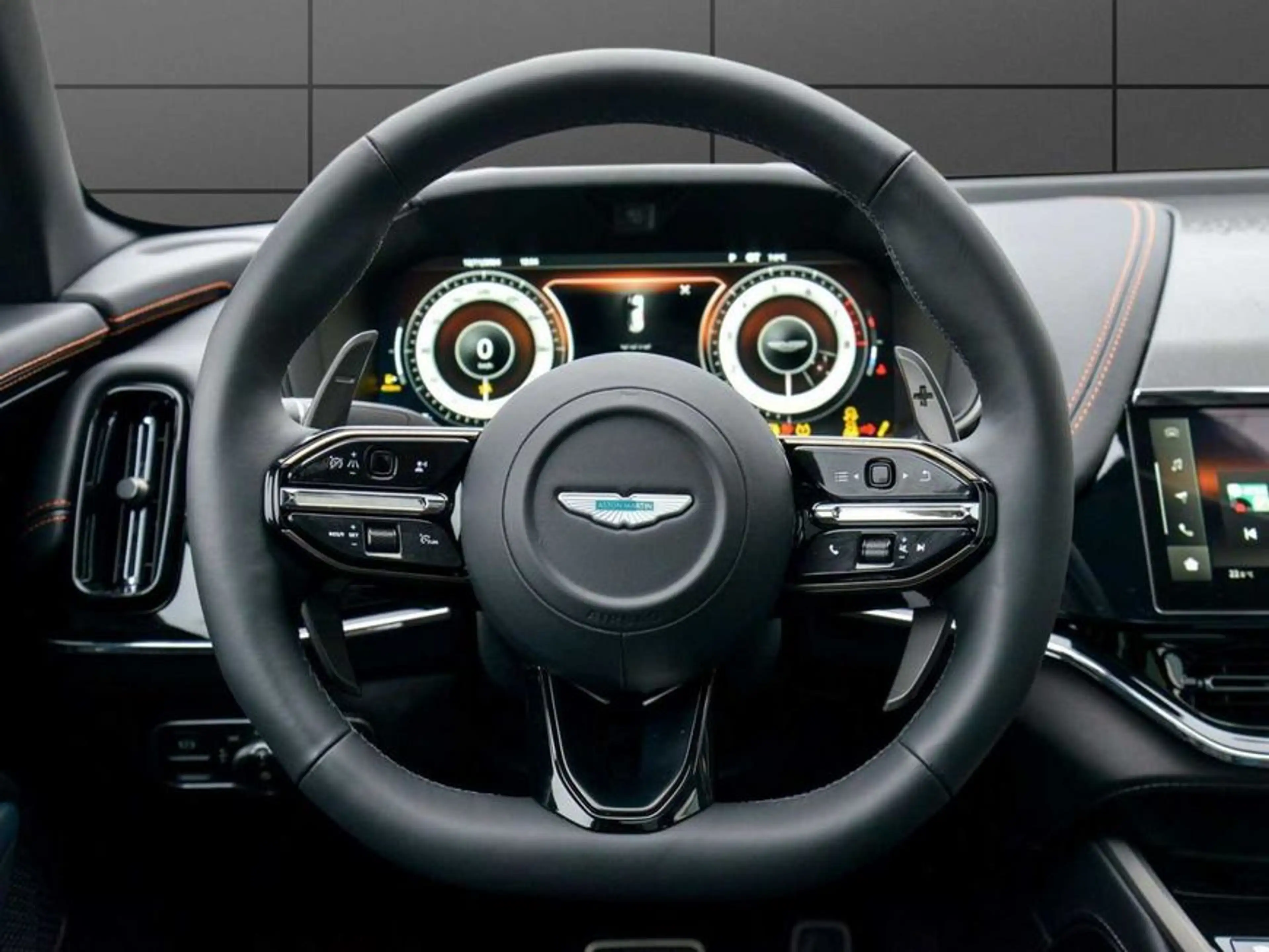 Aston Martin DBX 707 — photo 10