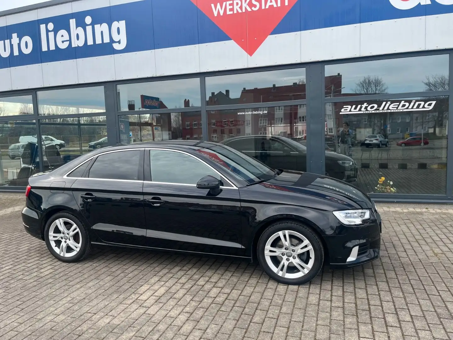 Audi A3 Lim. 30 TDI sport*MMI*Bluet.*PDC*Xenon*top Schwarz - 1