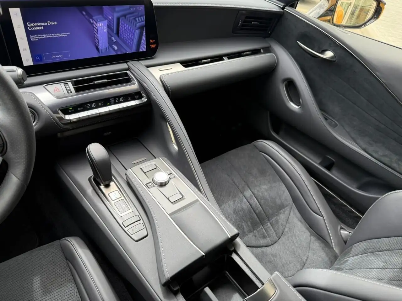Lexus LC снимка Lexus LC