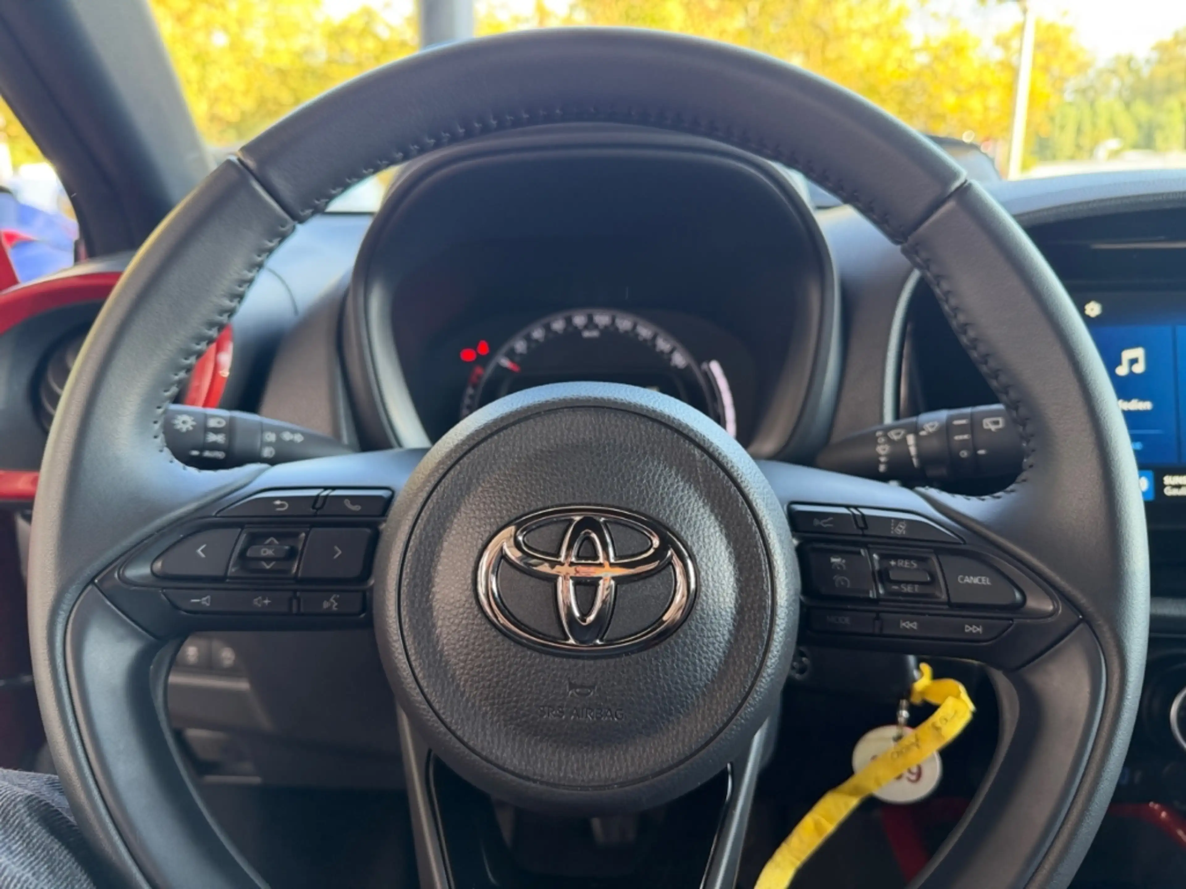 Toyota Aygo X Teamplayer *ACC*CarPlay*CAM*SHZ*Bi-Tone* — photo 3