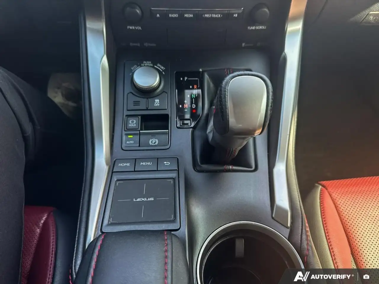 Lexus NX снимка Lexus NX