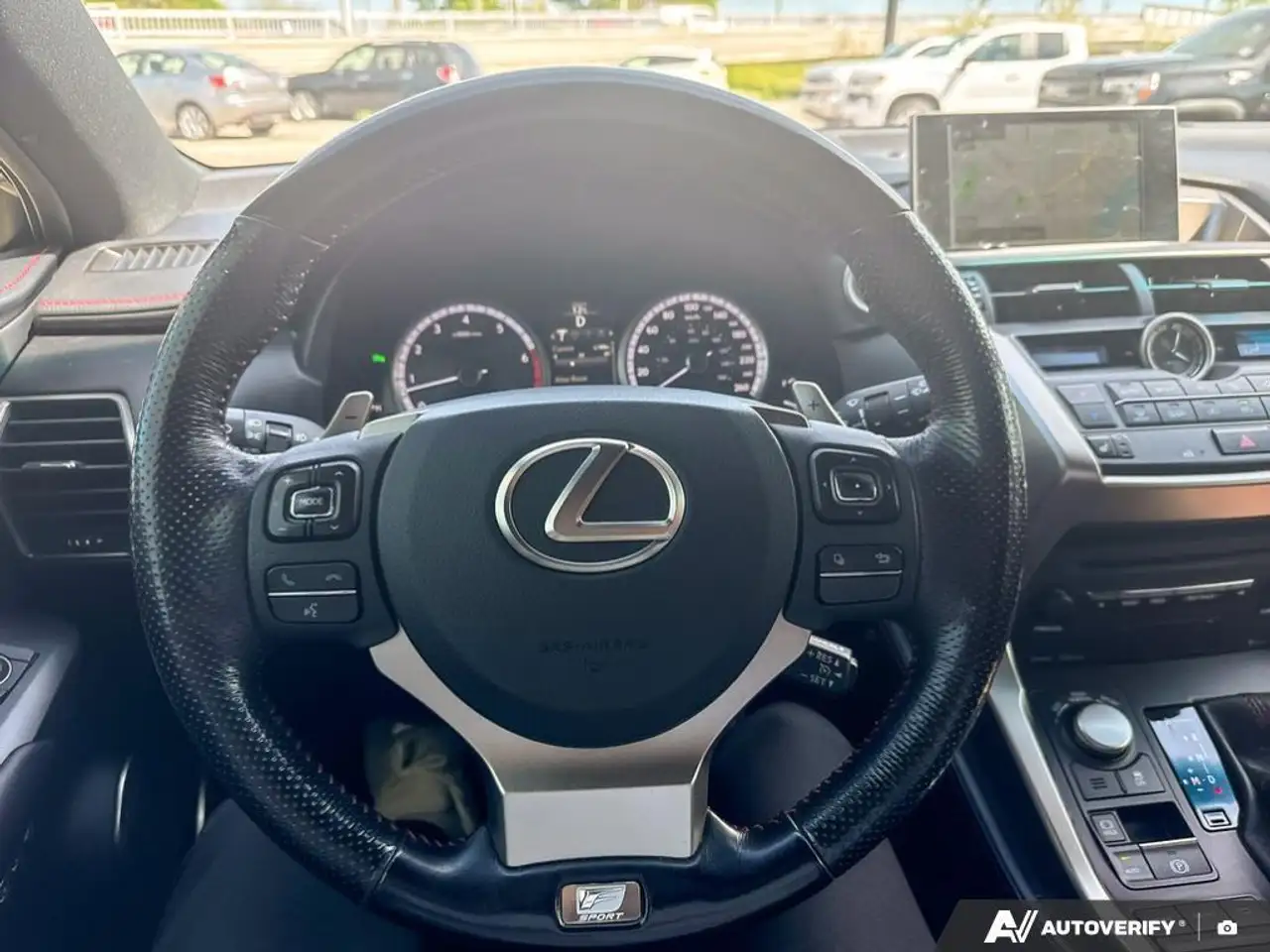 Lexus NX снимка Lexus NX